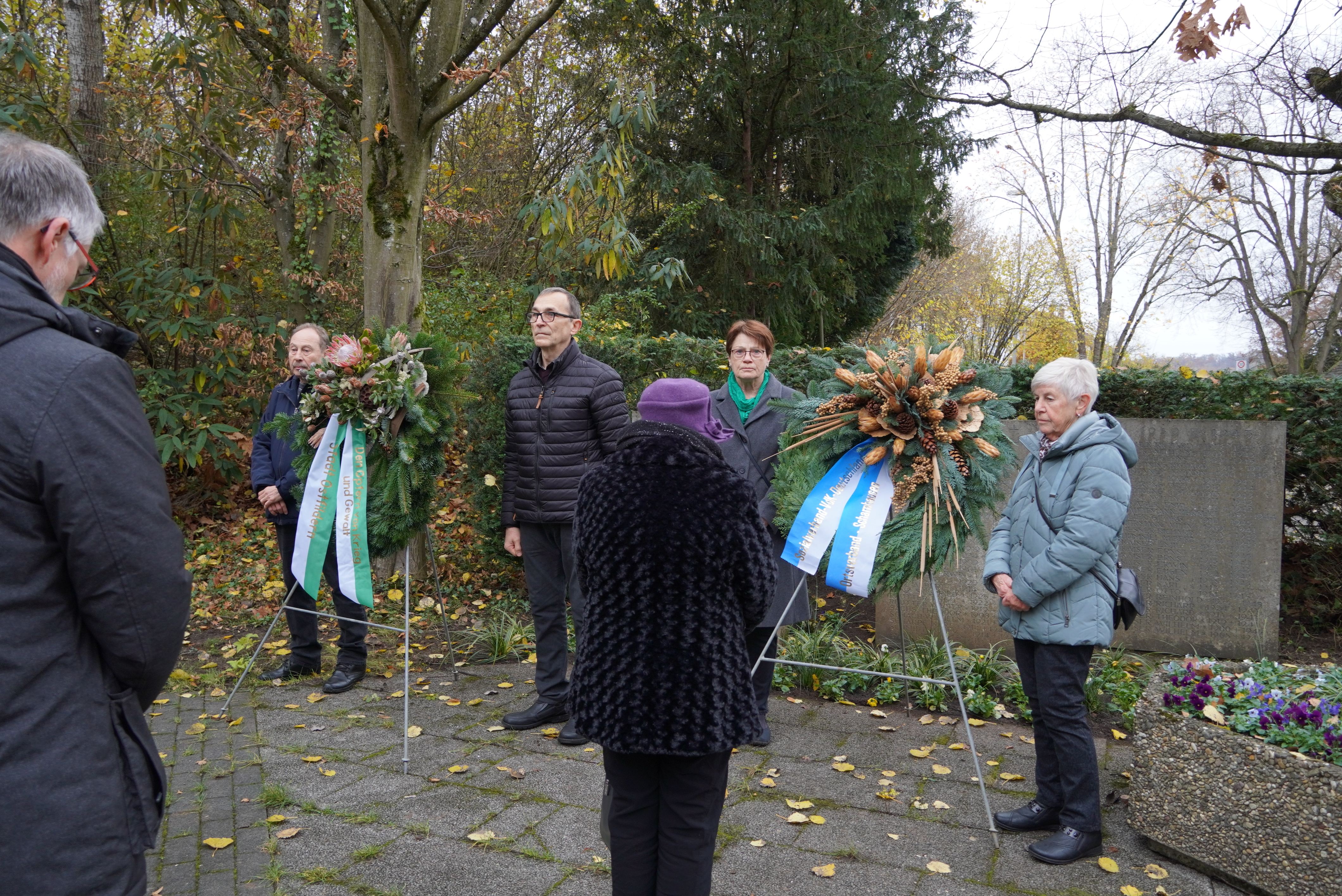 Würdiges Gedenken in Scharnhausen